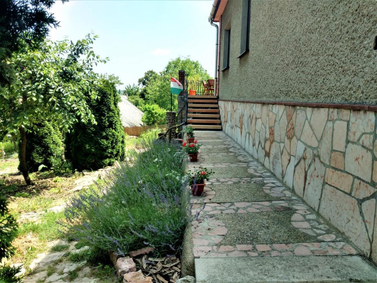 Panorama Apartman Mór Extérieur photo